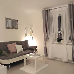 Anastasia-apartment & Garage Апартаменты